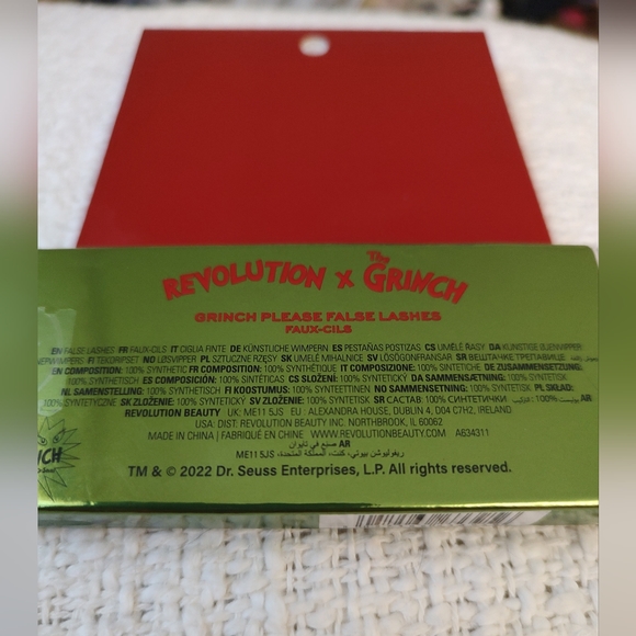 REVOLUTION X THE GRINCH Eye Lashes New - Picture 2 of 2